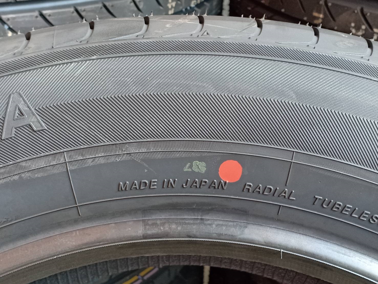 YOKOHAMA BluEarth E51 225/60R17 ยางใหม่ปี19 เส้นละ 5,900 บาท