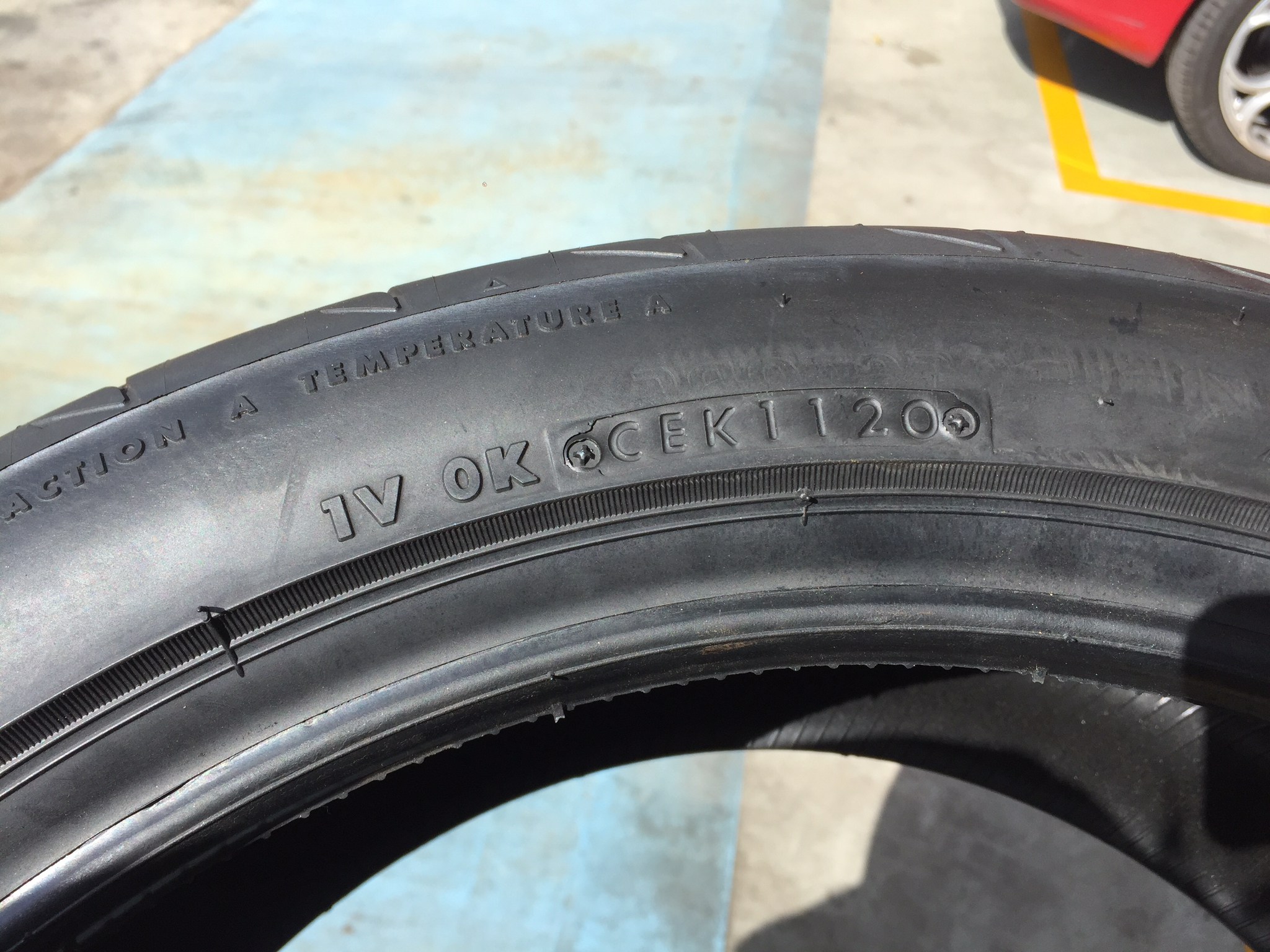 BRIDGESTONE POTENZA ADRENALIN RE004 215/45R17 ปี20 ราคาพิเศษ