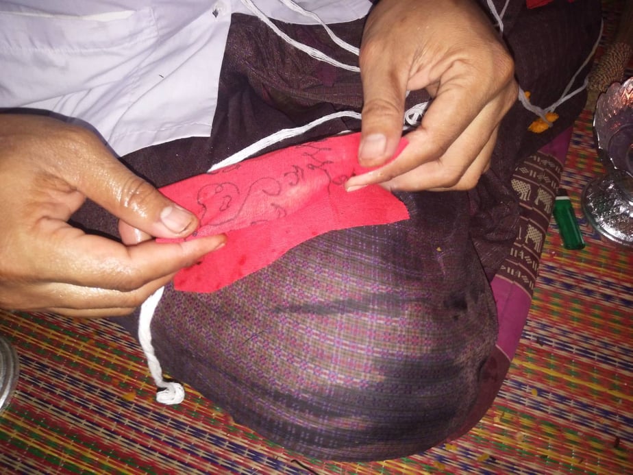 หุ่นเสน่ห์ยาแฝดเรียกคู่ อาจารย์เขมร