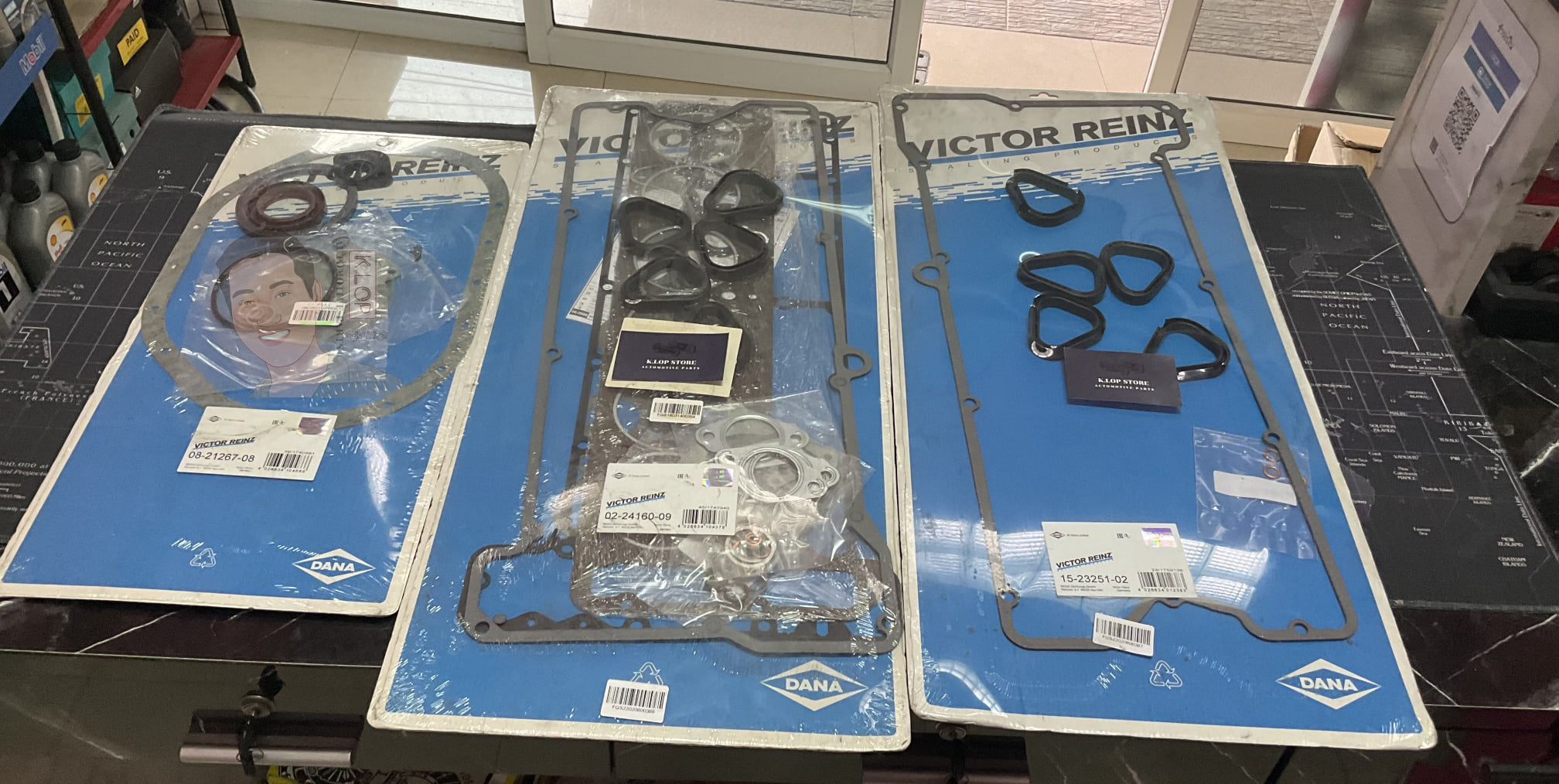 ปะเก็นชุดใหญ่ พร้อมชุดยางฝาวาล์ว(Victor Reinz) Benz E280 W123, S280 W126 (เครื่องยนต์ M110)