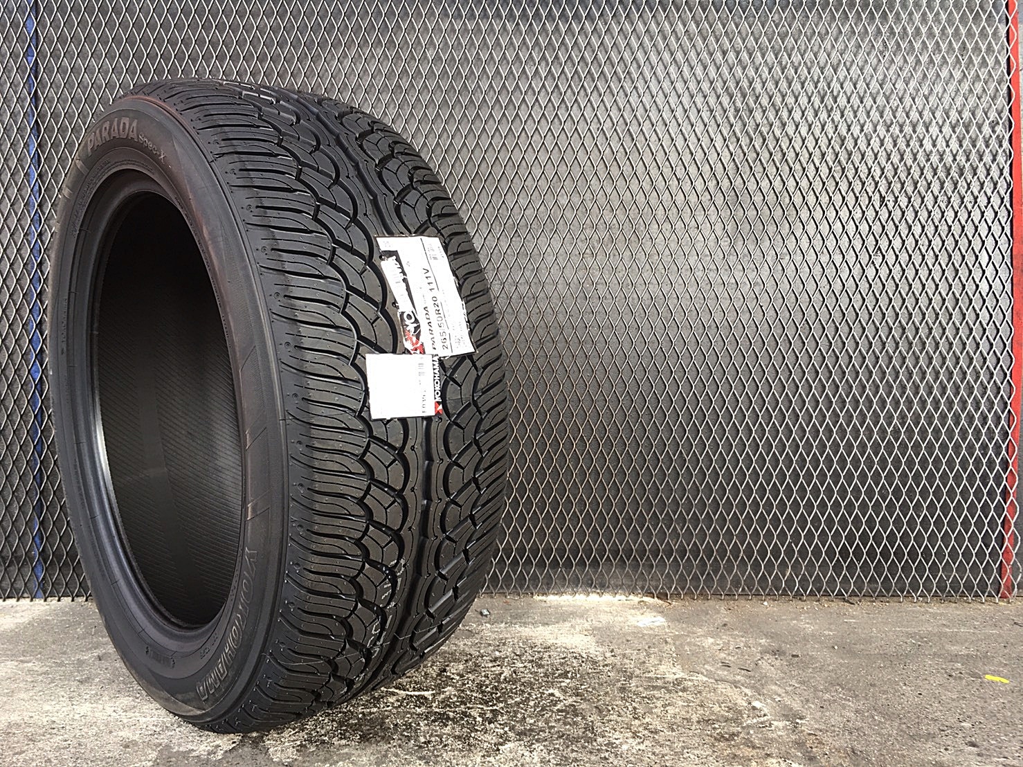 YOKOHAMA PARADA 265/50R20 ยางใหม่ ปี22 ลดราคาพิเศษ