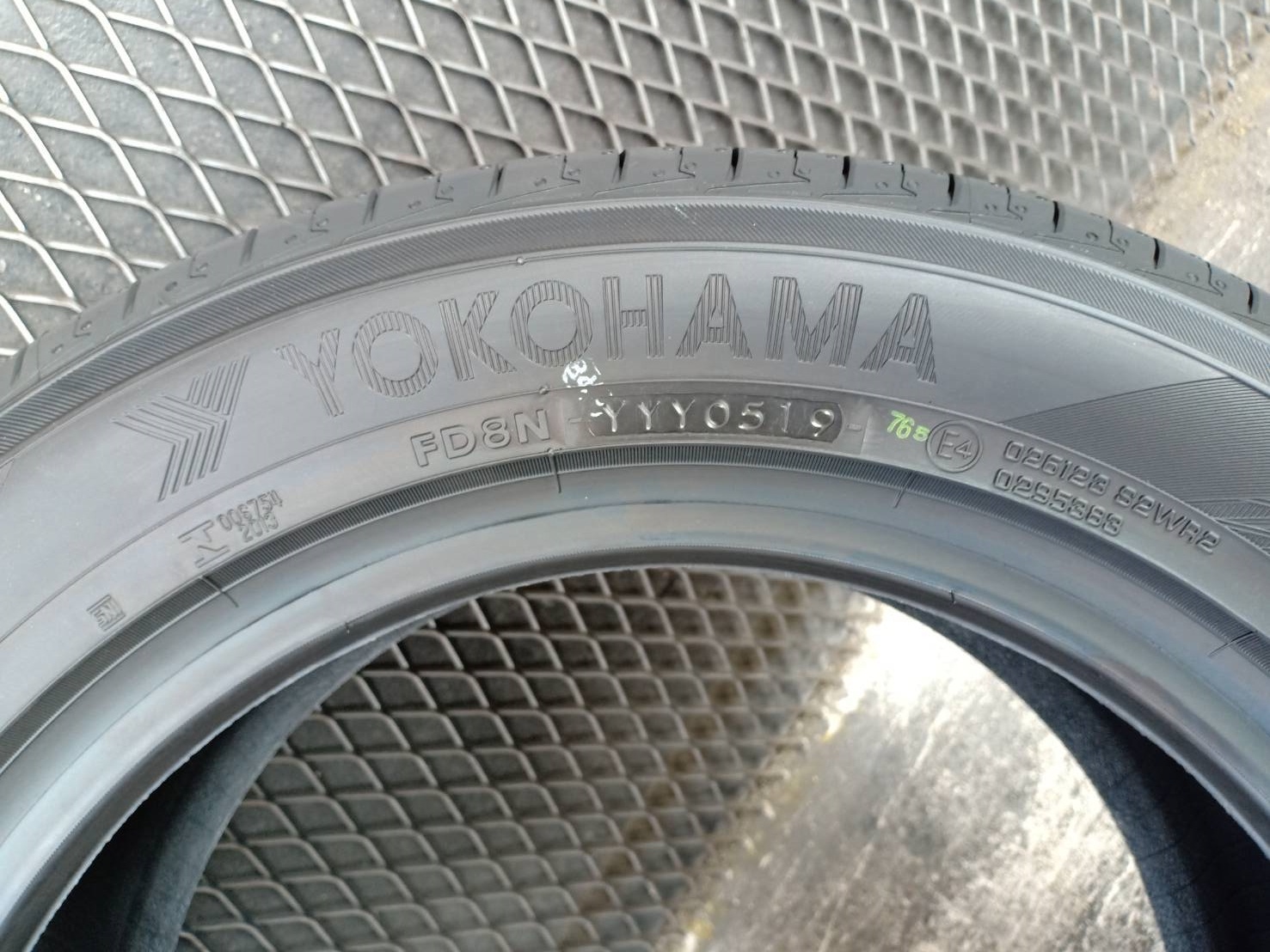 YOKOHAMA V552 195/55R15 ยางญี่ปุ่น ปี19