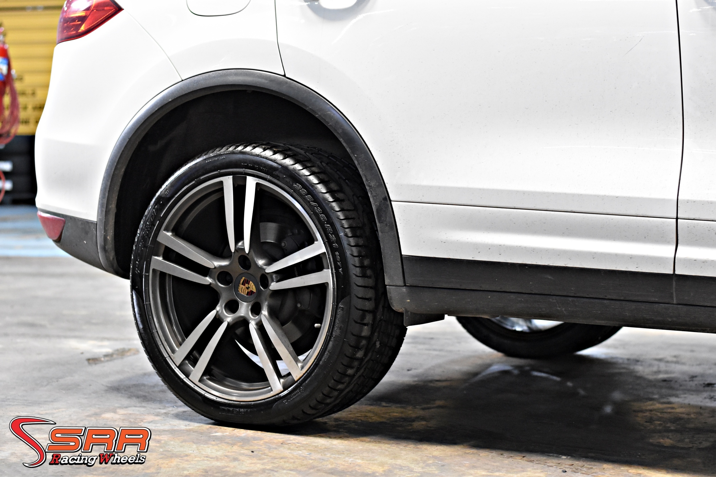 PIRELLI P ZERO N1 295/35R21 ราคาพิเศษ ใส่รถPorsche Cayenne