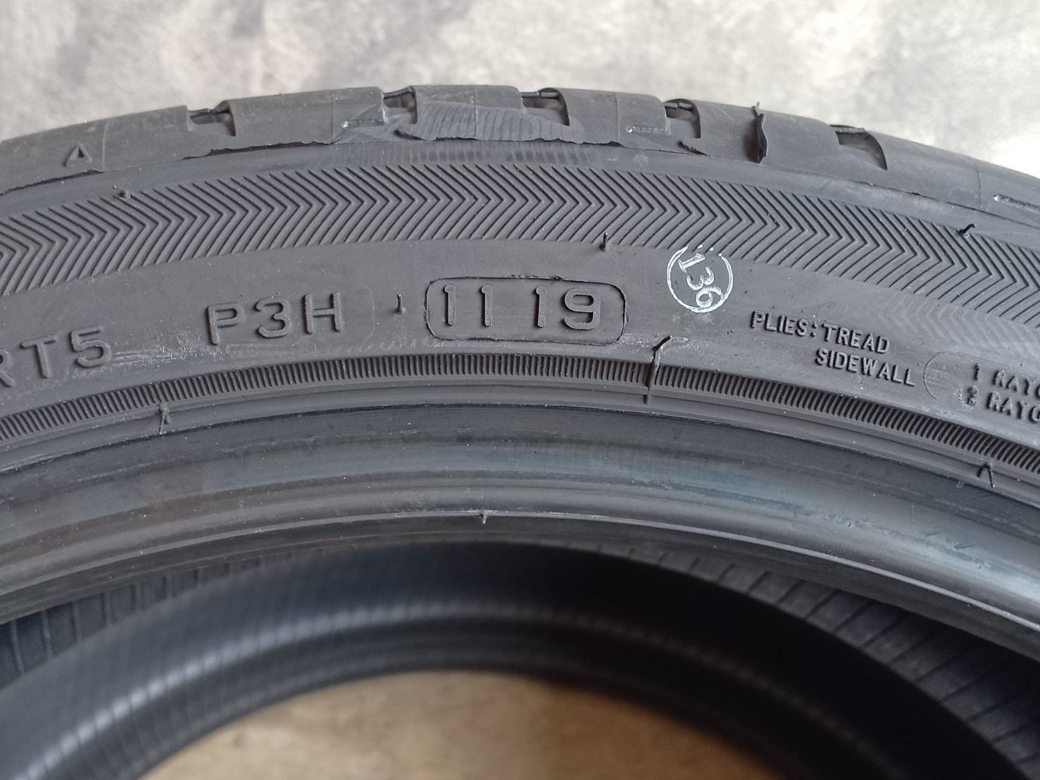 BRIDGESTONE POTENZA S001 255/35R18 ยางใหม่ปี19 ยางนำเข้าราคาพิเศษ