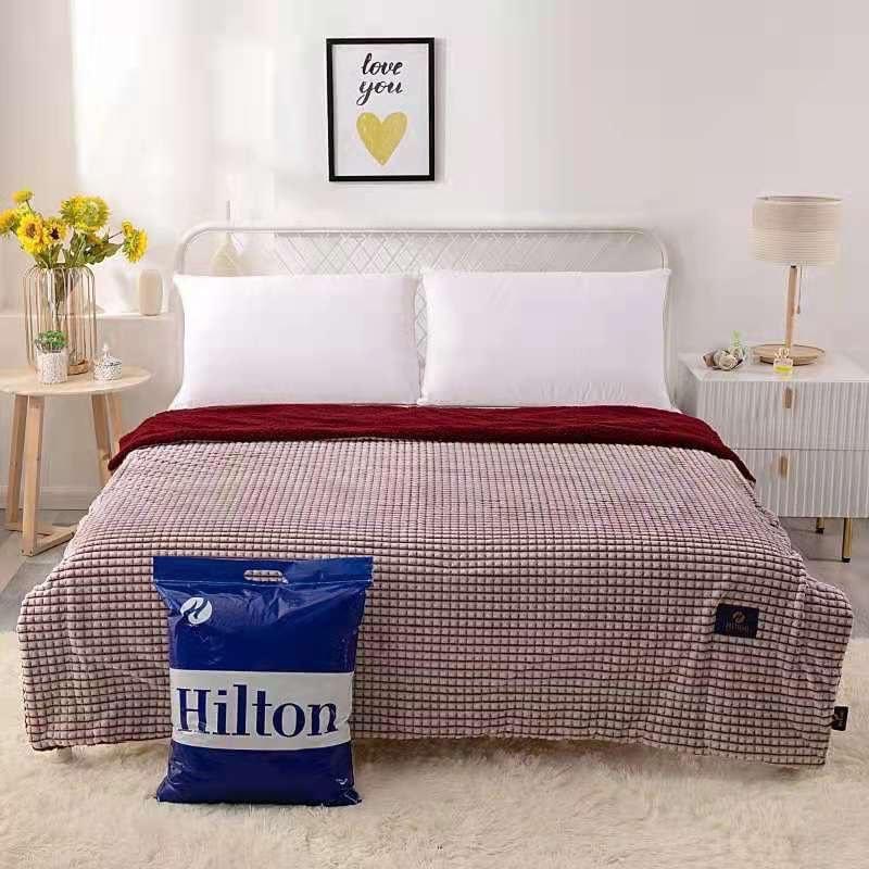 ผ้าห่มขนแกะ Hilton 6 ฟุต (6ผืนคละสี)