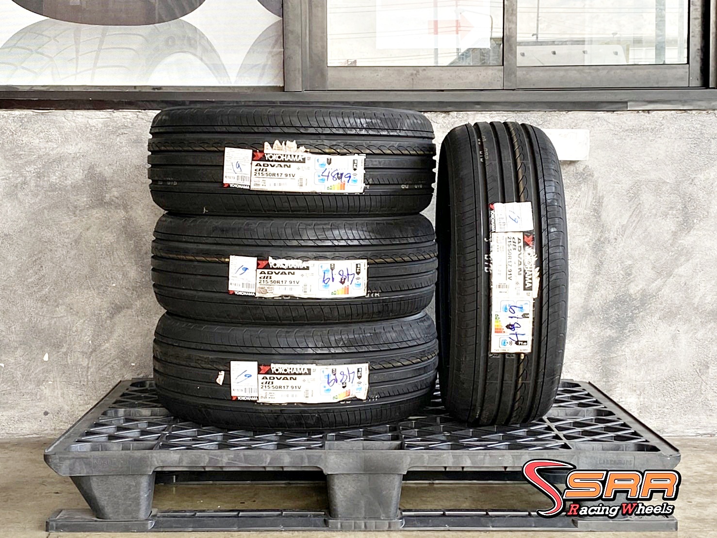 YOKOHAMA ADVAN dB decibel V551 215/50R17 ยางใหม่ลดราคาพิเศษ