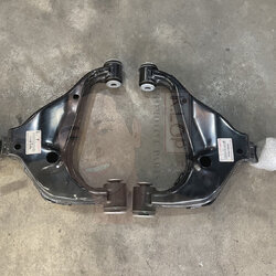 ปีกนก-ล่าง(L+R) TOYOTA KUN25-26 KUN51-61 TGN51-61 ขับ 4WD(รหัสสินค้า OEM 480680K040,480690K040)