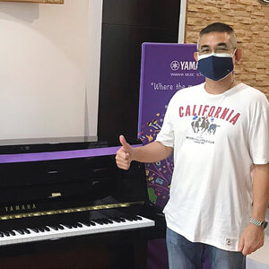 ลูกค้าสั่งซื้อเปียโน Yamaha รุ่น JU 109 PE