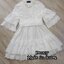 *พร้อมส่ง*Landmee' Dress :: เดรสลูกไม้แขนศอกตัวสวยปัง ด้วนการใช้ผ้าลูกไม้ฉลุยลายสวย