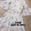*พร้อมส่ง*Tohns' Dress :: เดรสตัวยาวสวยสพรึง อลังมาก ด้วยลายผ้าสุดหวานลายดอกเดซี่ ช่วงคอแต่งลูกไม้